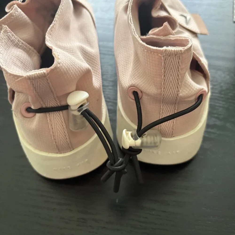 Nike Air Fear of God MOC Particle Beige Unisex Women Size 9 Men 7.5 EUC